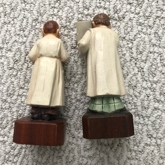 General Practitioner and Oculist Doctor Figurines Statues ToriArts - Picture 2 of 4